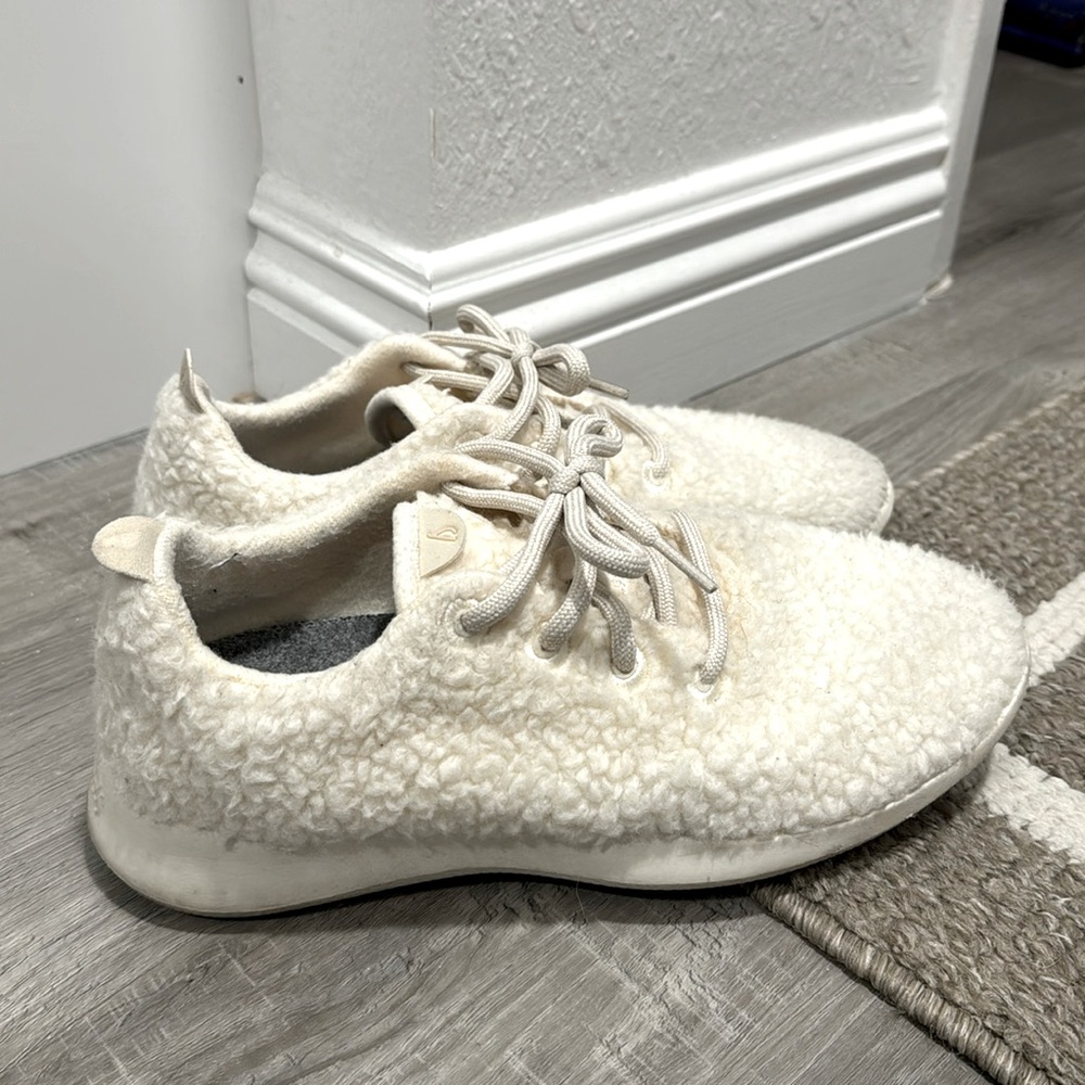 Allbirds cream Sherpa sneakers women’s size 8